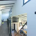 Modern House In Σπίτι διακοπών *