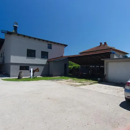 Modern House In Prázdninový dům Visoko